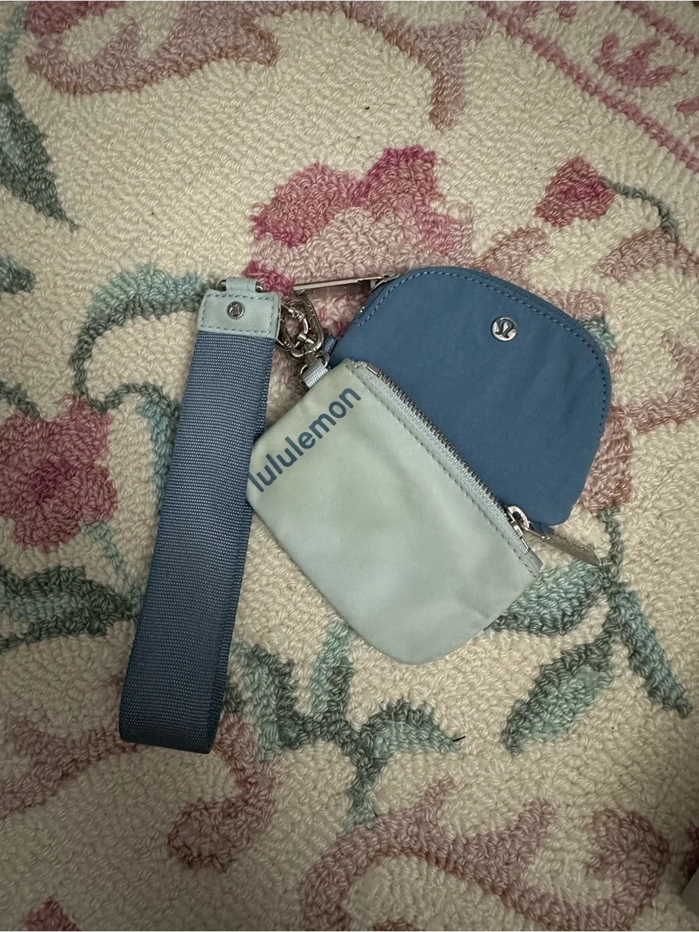 lululemon blue and light blue key & card pouch wristlet